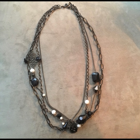 Necklace bundle! 4 necklaces, 1 low price! - Picture 3 of 5